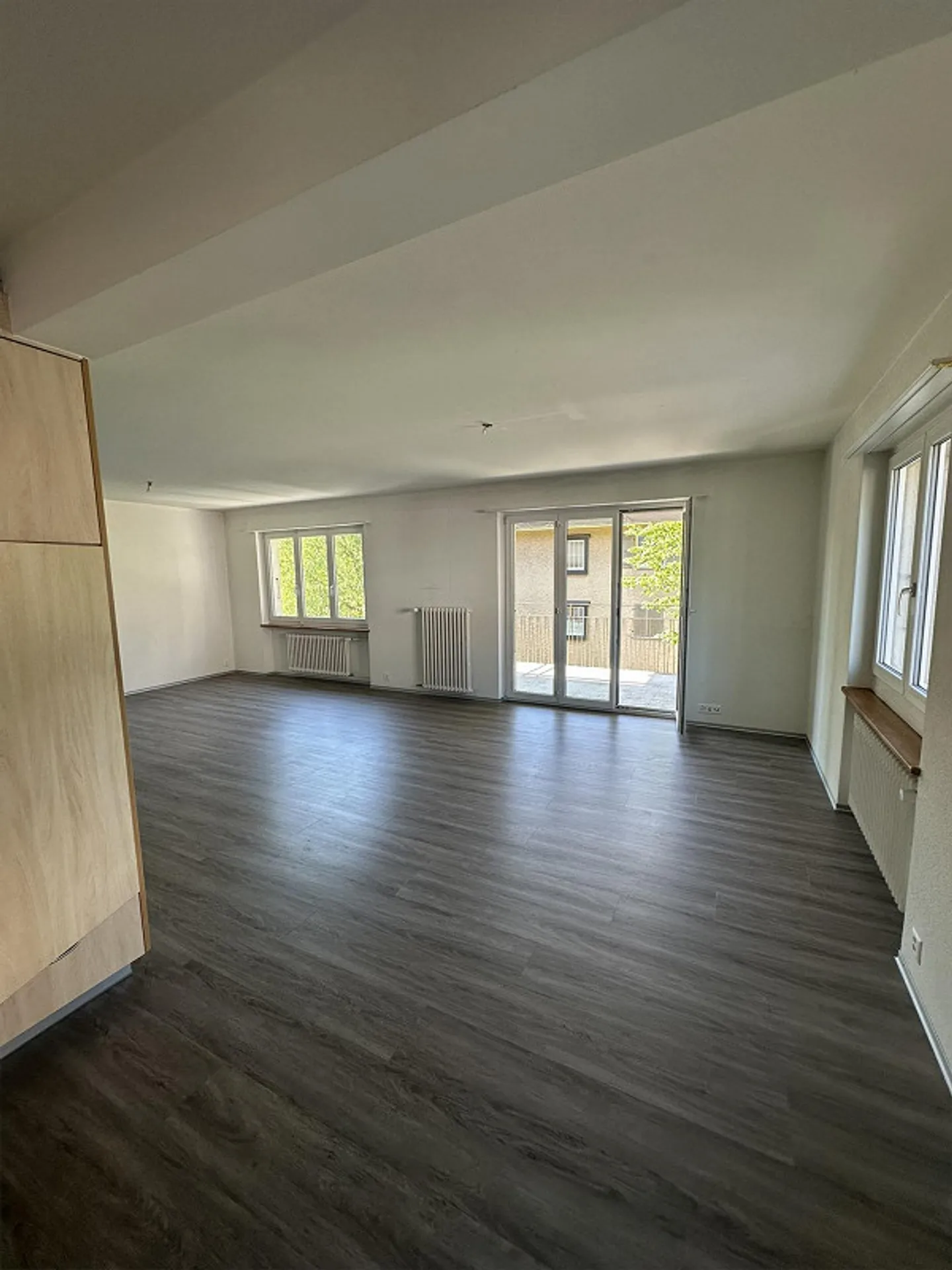 Ampio appartamento di 3,5 locali a Hünibach - Foto 5 di 13