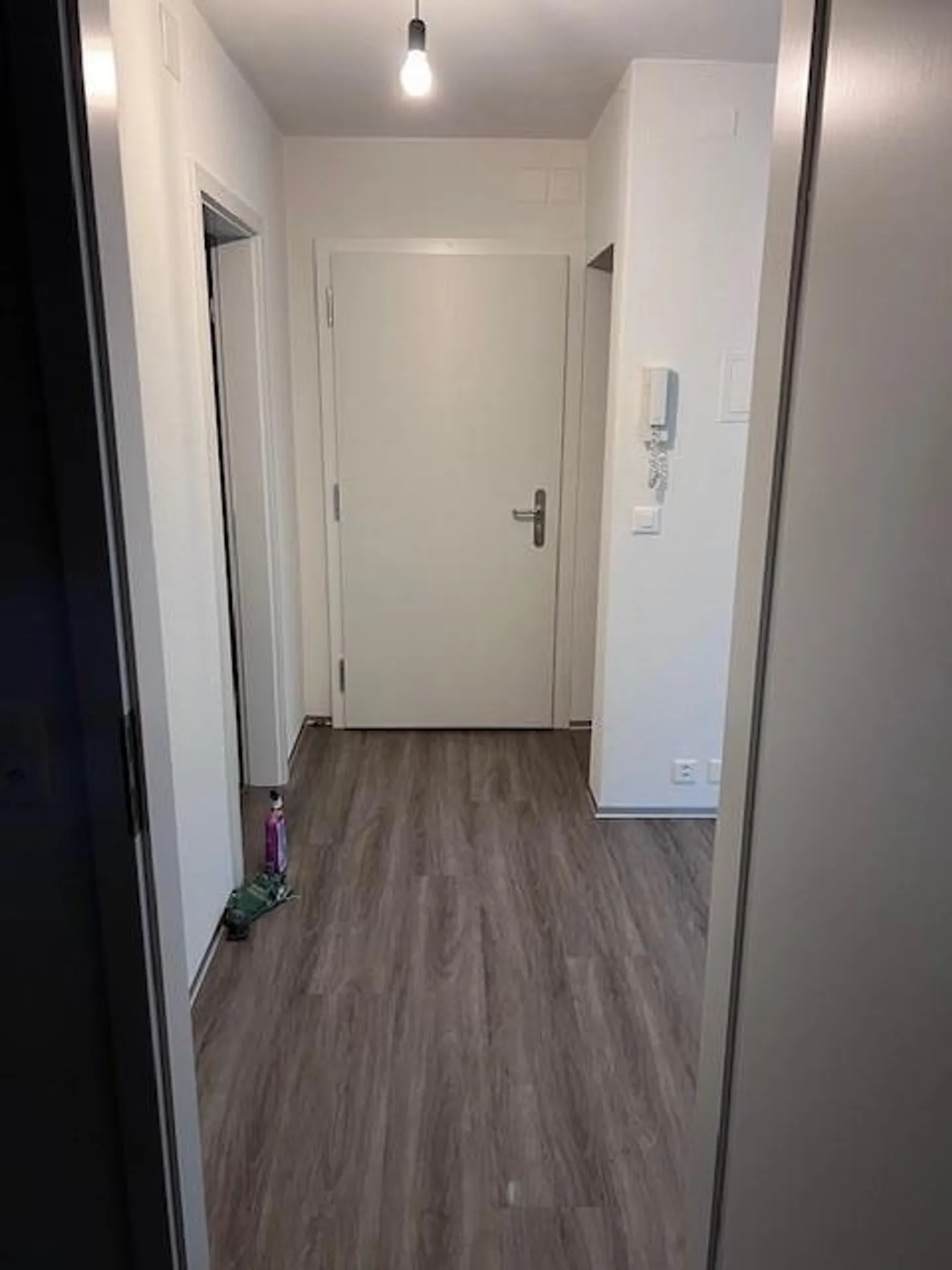 Ampio appartamento di 3,5 locali a Hünibach - Foto 9 di 13