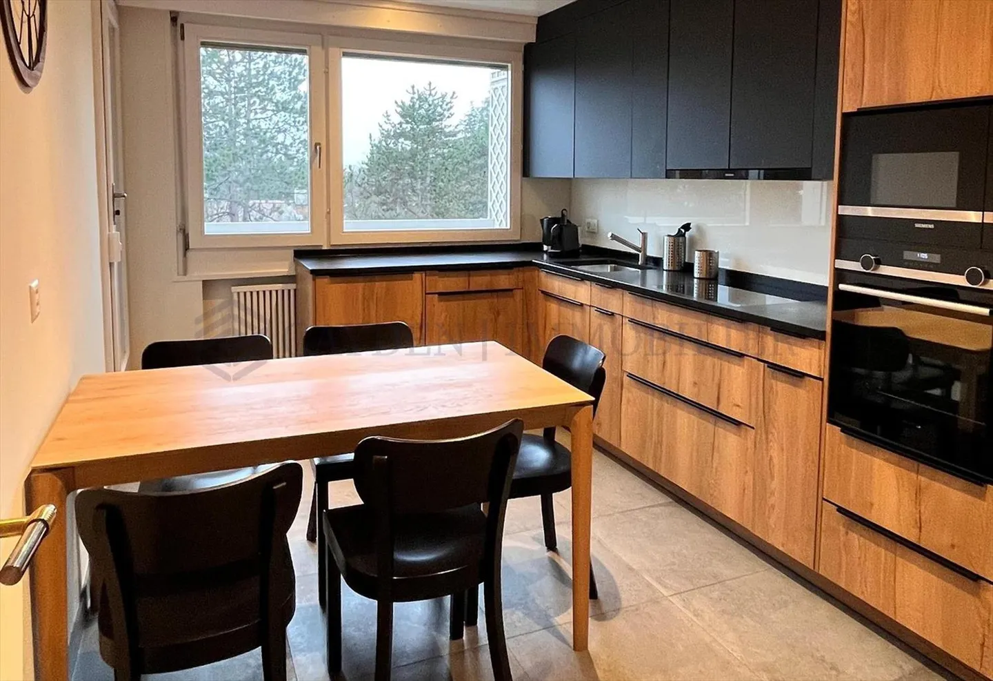 Opportunité pour les investisseurs !!! Bel appartement de 3,5 pièces rénové - Photo 3 sur 4