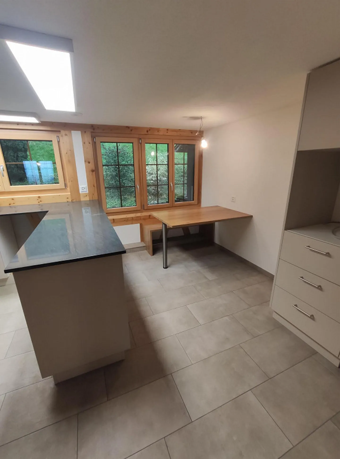 Sehr schön ausgebaute 4.5 Zimmer Wohnung an ruhiger Lage - Foto 5 von 14