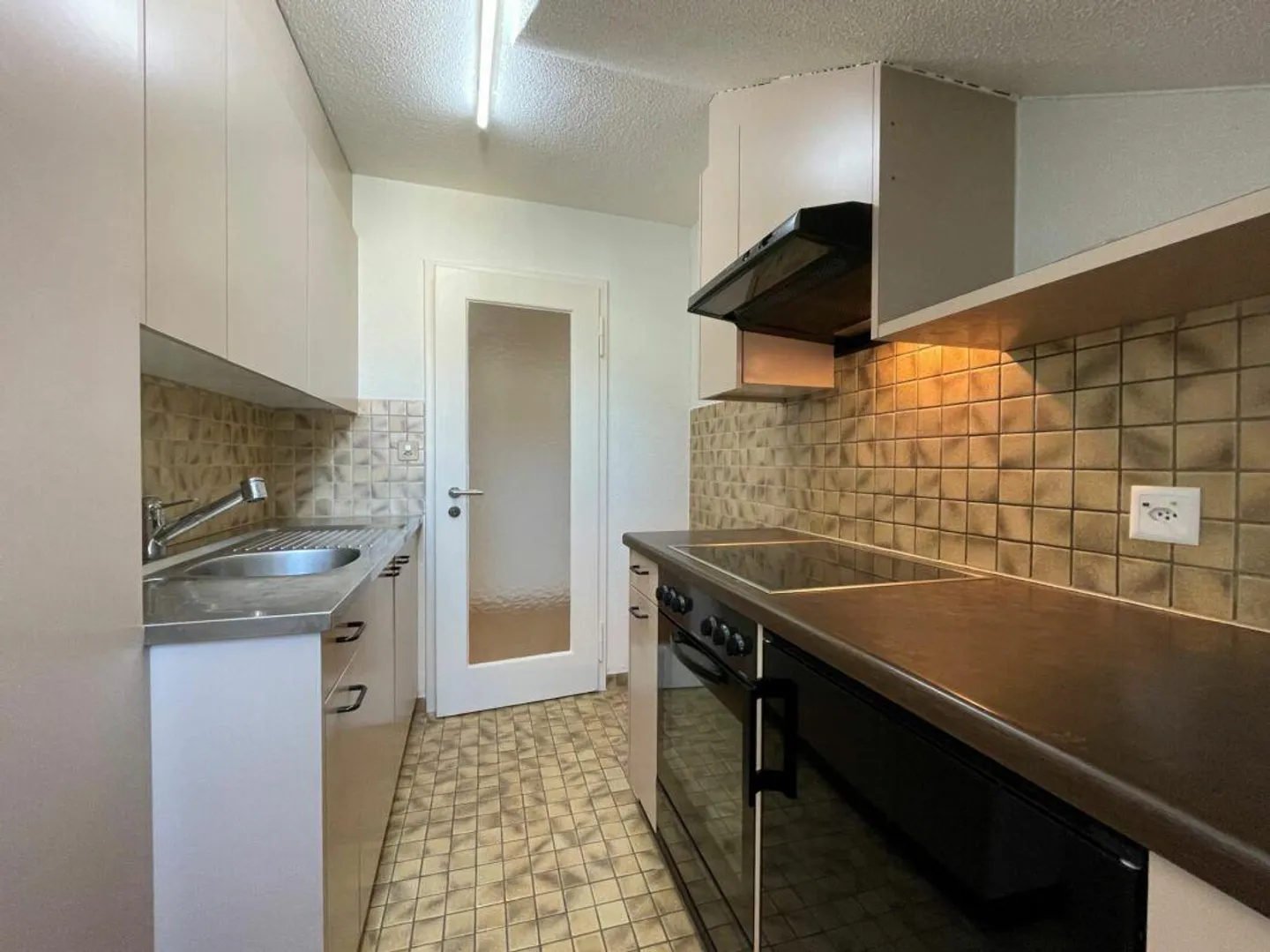 Centrally located, spacious apartment in the heart of St. Gallen - Photo 3 of 9