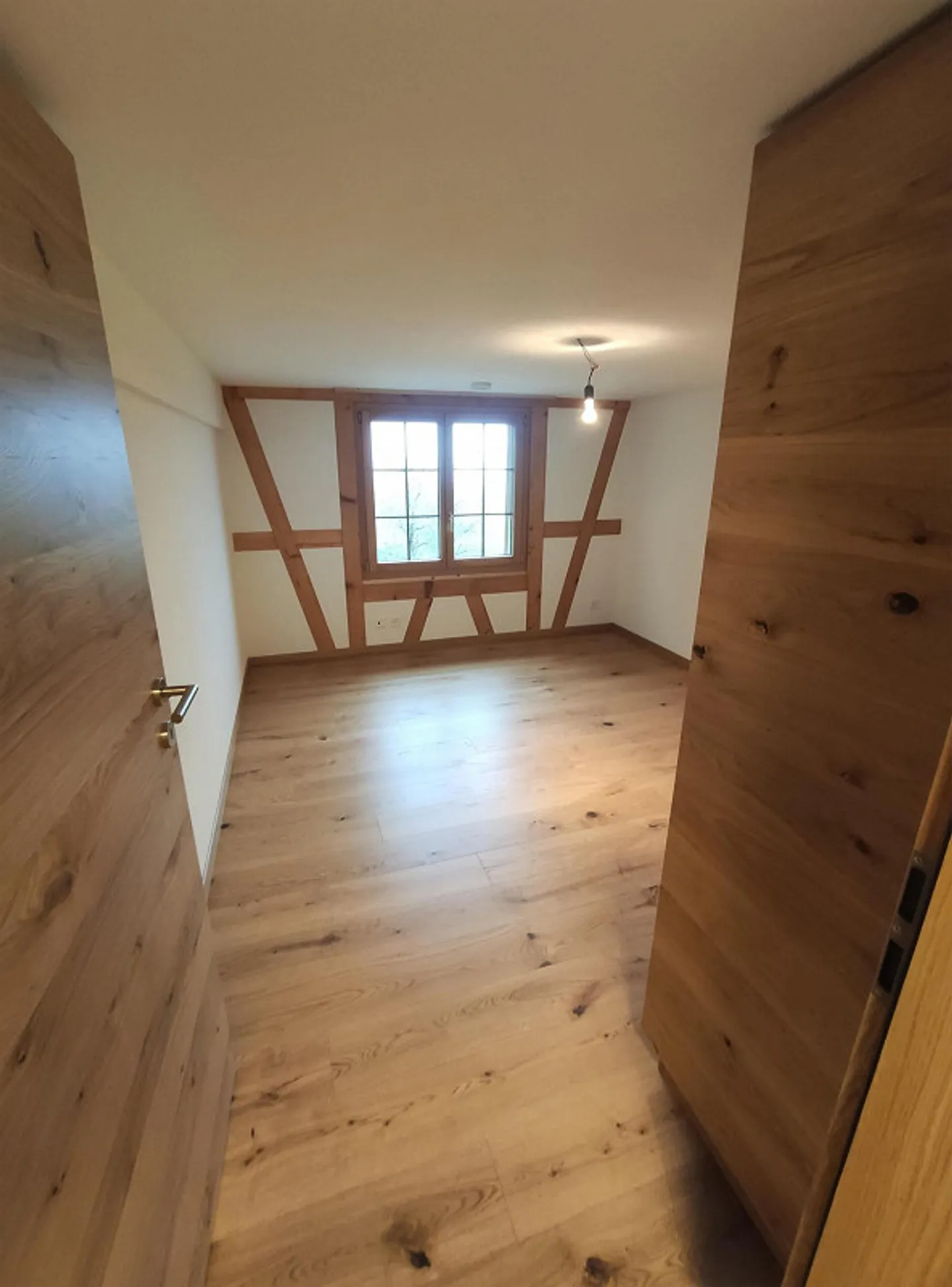 Sehr schön ausgebaute 4.5 Zimmer Wohnung an ruhiger Lage - Foto 9 von 14