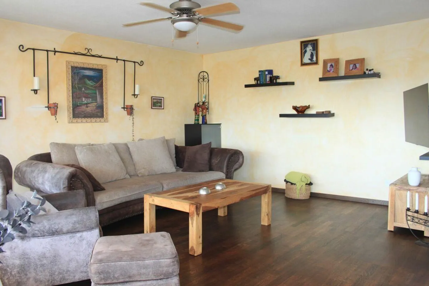 Single-family house with unique view - Photo 3 of 26