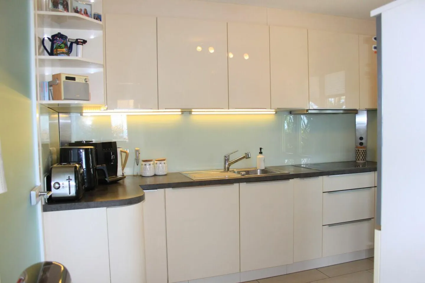 Single-family house with unique view - Photo 7 of 26