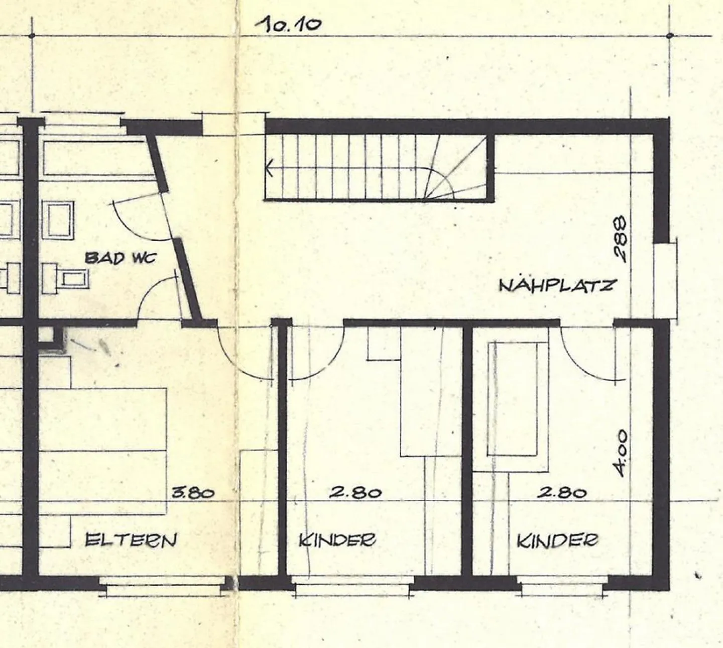 Freshly renovated semi-detached family house with garage and garden - Photo 3 of 4