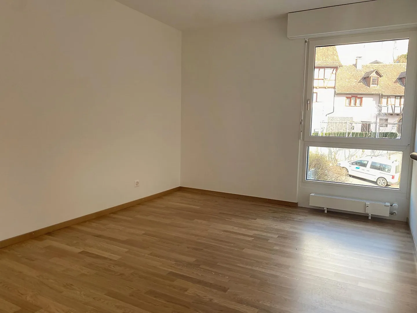 Appartamento moderno e luminoso di 3,5 stanze con balcone - Foto 6 di 10