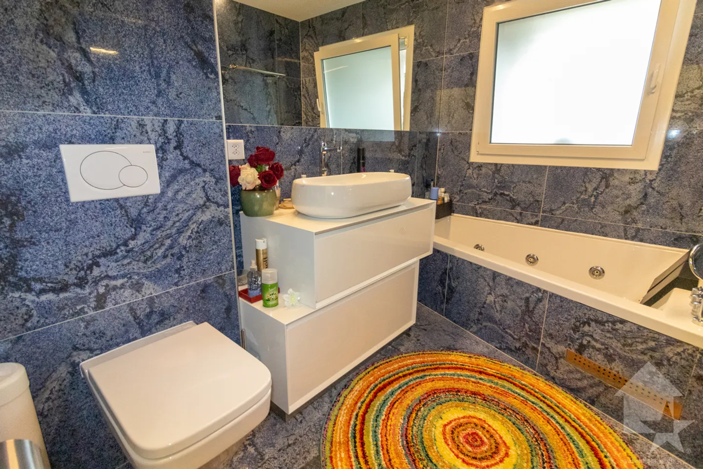 Magnificent villa in PPE with large garden and basement - Photo 16 of 34