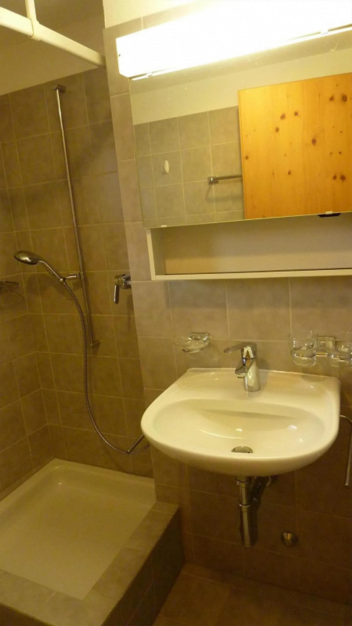 Appartement 2 pièces dans un endroit calme avec balcon - Photo 5 sur 8