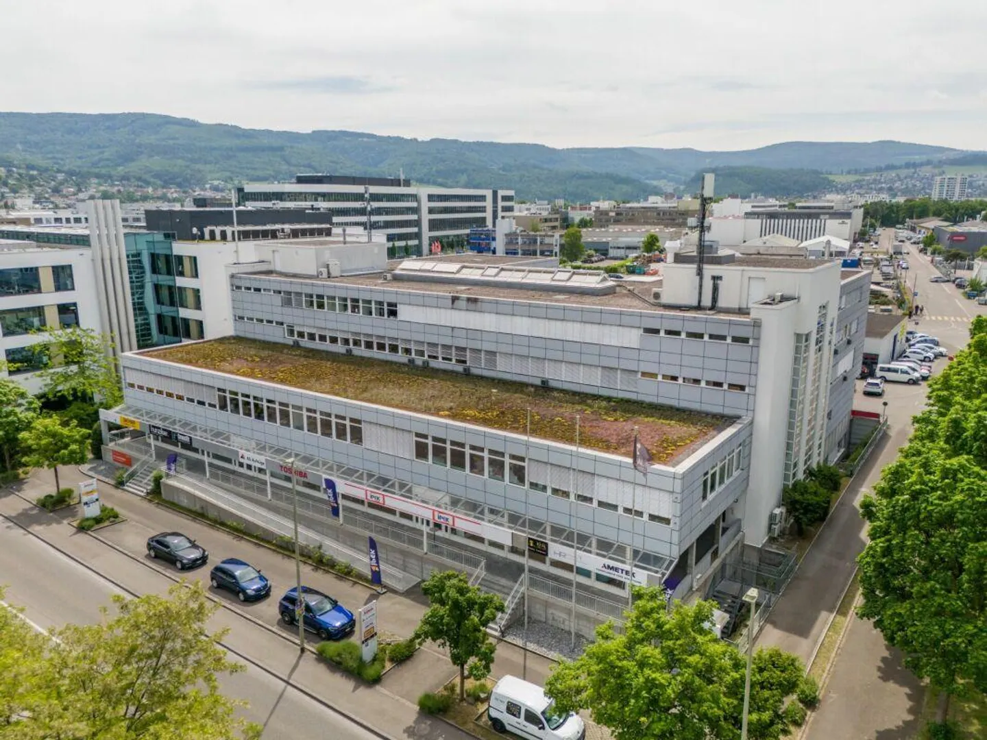 Votre nouveau site d'entreprise à Kägen - 190 m² avec un loyer progressif attractif - Photo 1 sur 10