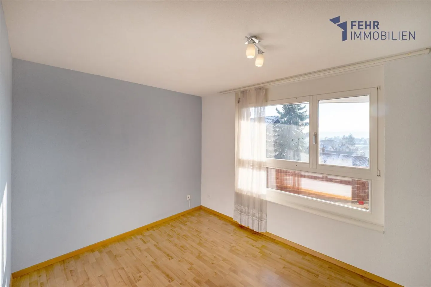 Fehr Immobilien - Grosszügige 5½-Zimmer-Wohnung an sonniger Lage - Foto 7 von 13