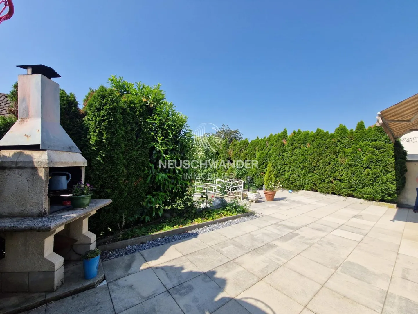 Charming Family Home with Garden - Photo 2 of 11