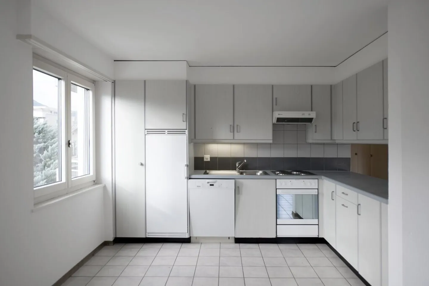 Grand 3.5 pièces dans un quartier calme en cours de rafraîssement - Photo 2 sur 10