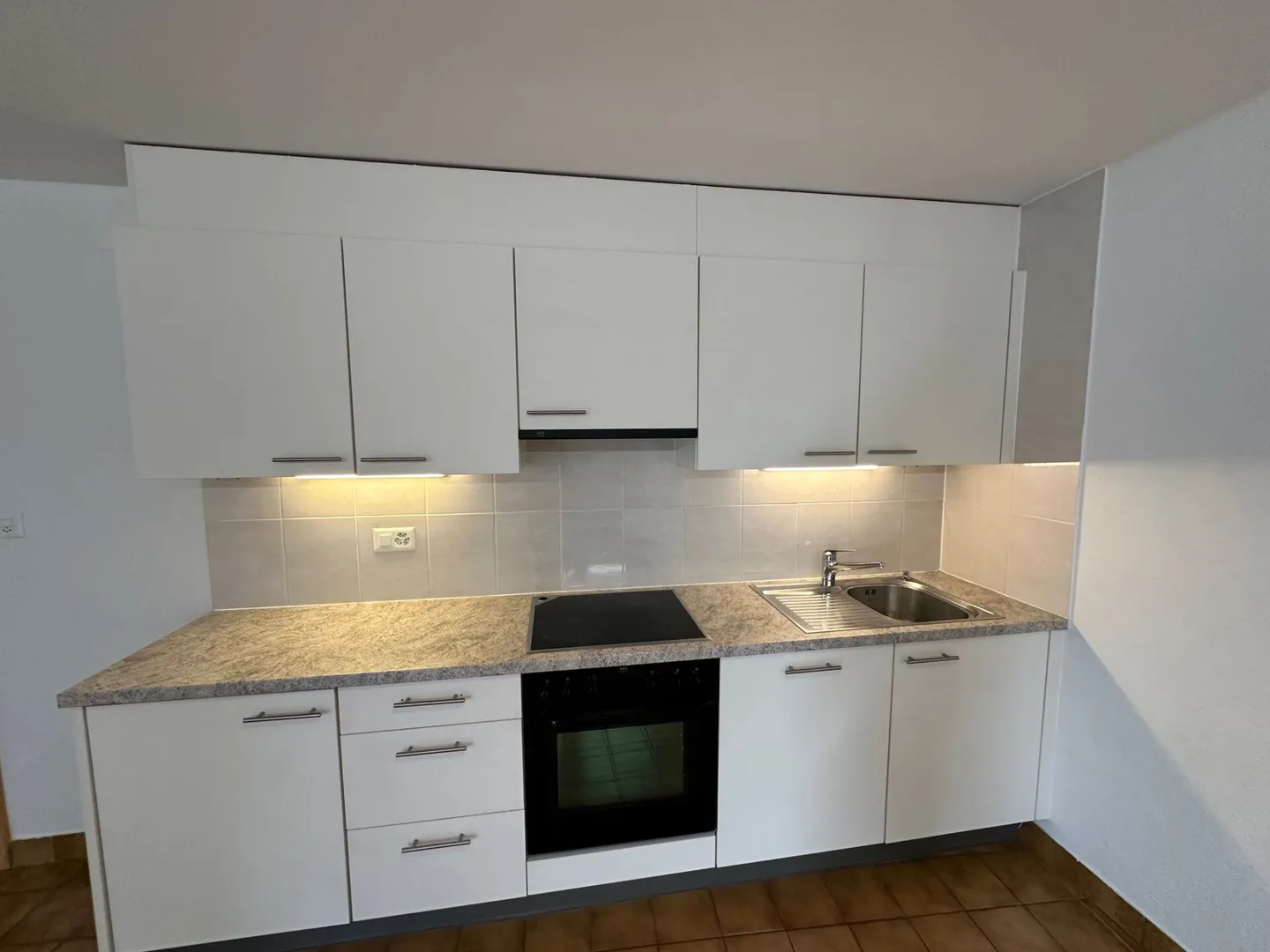 13251102 VEX Appartement 2.5 pièces au sous-sol - Photo 2 sur 8