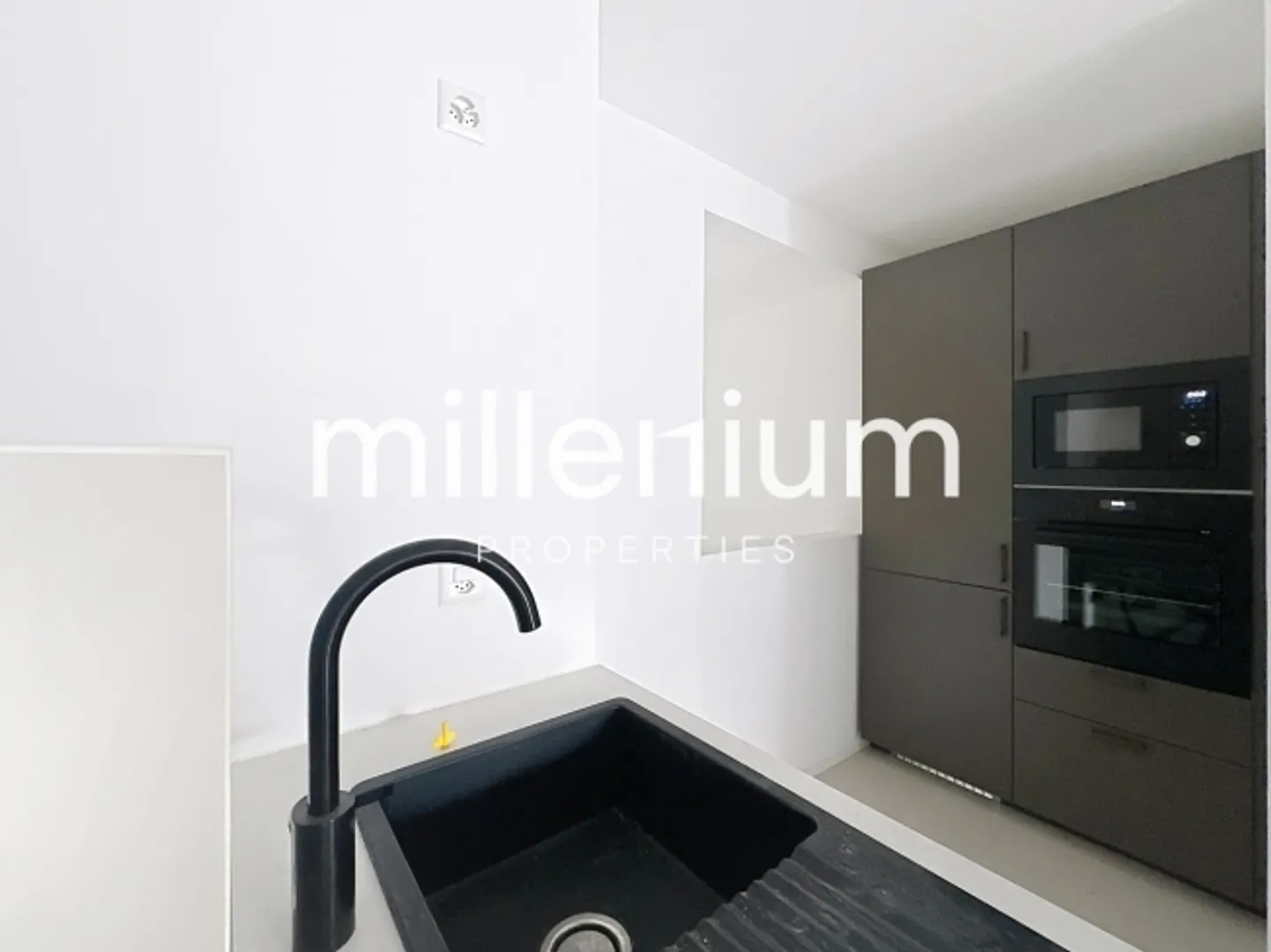 Bell'appartamento ristrutturato nel centro di Gimel - Foto 7 di 9