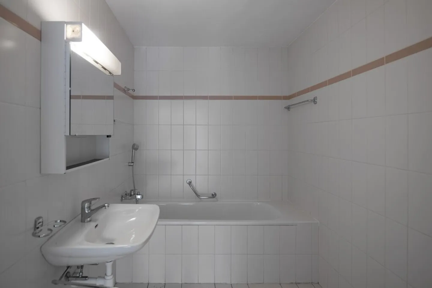 Grand 3.5 pièces dans un quartier calme en cours de rafraîssement - Photo 9 sur 10