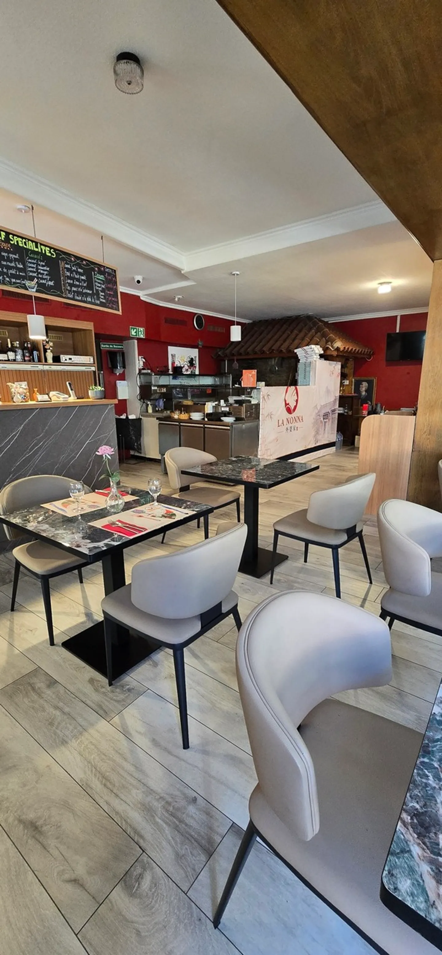 Ristorante iconico a Losanna - Foto 1 di 3
