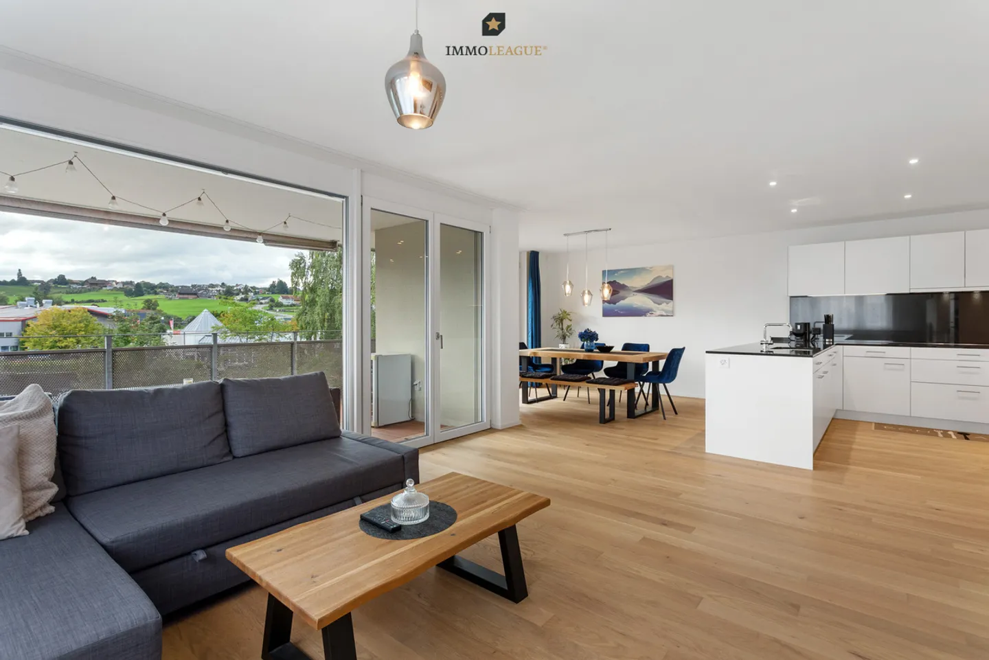 Space for the whole family - stylish apartment with inviting flair. - Photo 1 of 10