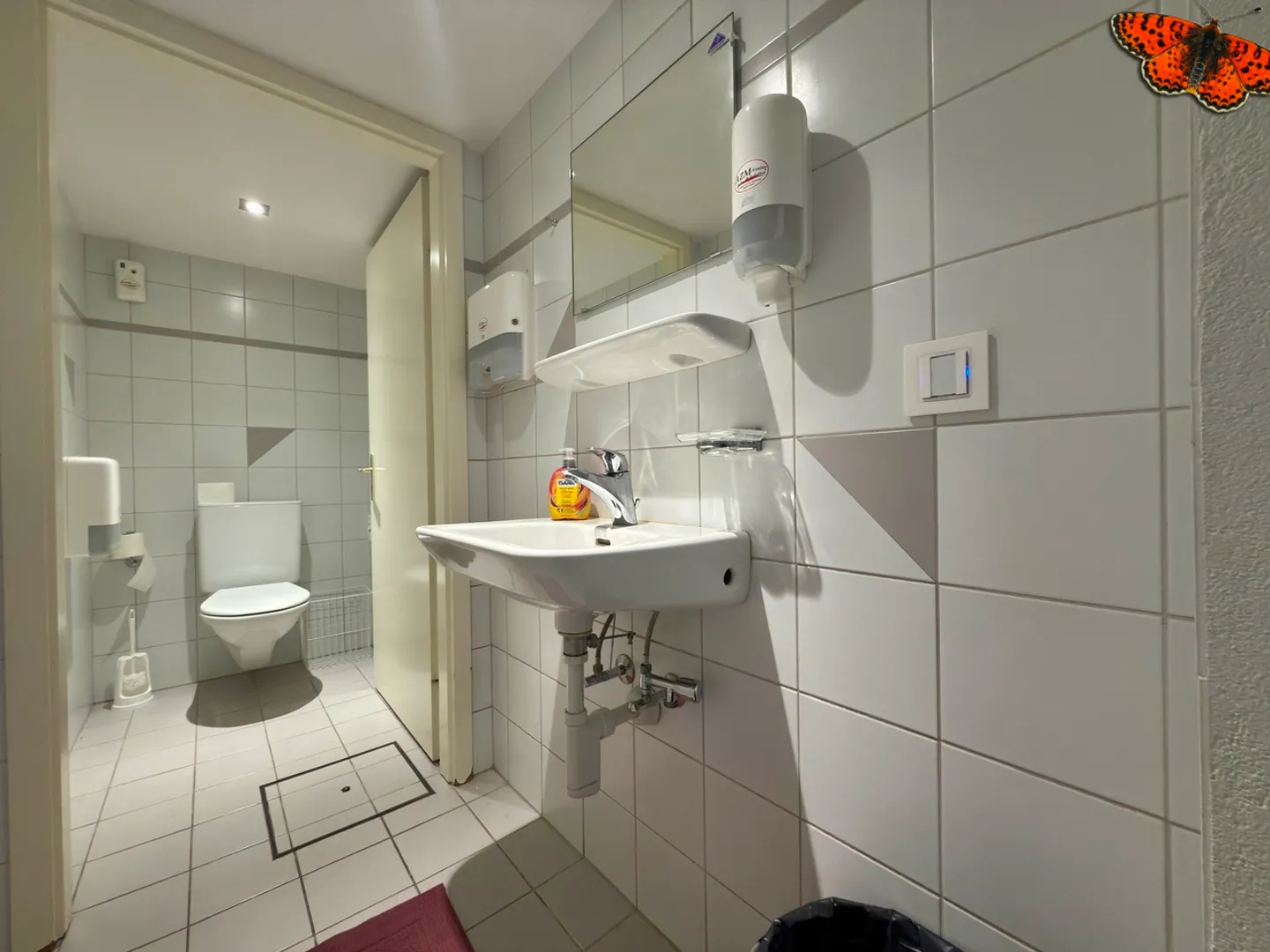 Office Space in Quiet Area - Photo 5 of 6