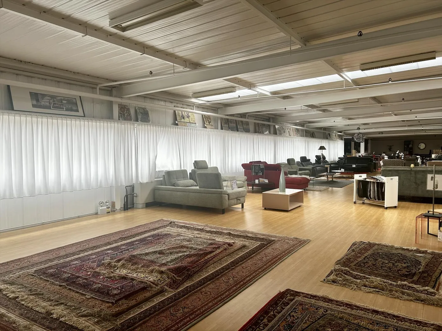 Commerce - Photo 1 of 11