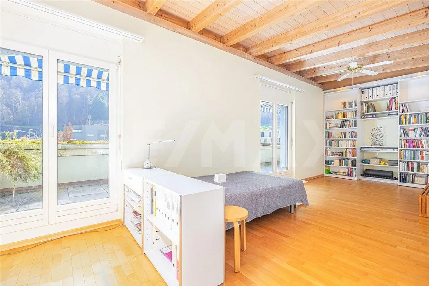 3.5-room penthouse (originally 5.5 rooms) with two terraces near... - Photo 4 of 13