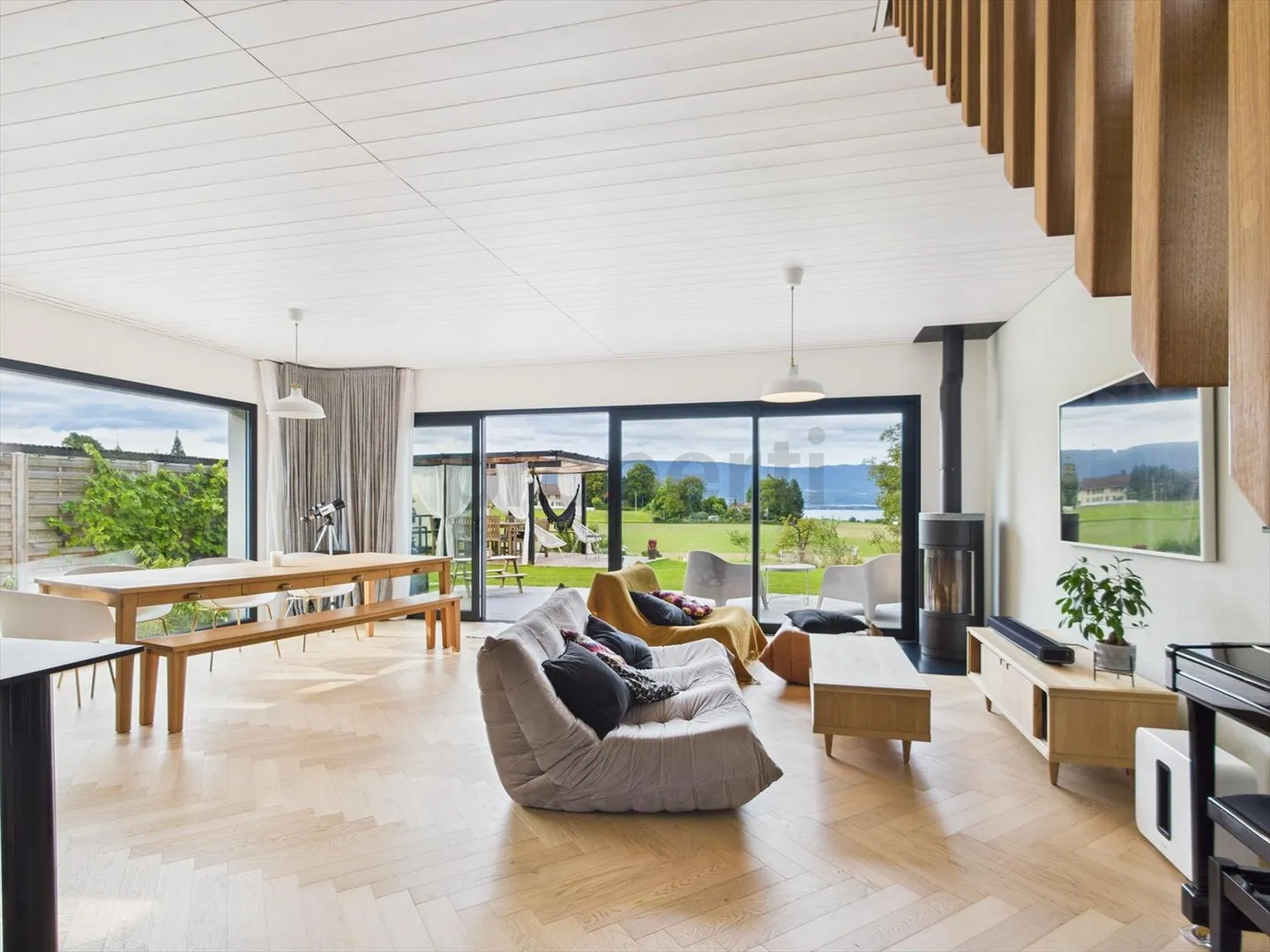 Casa indipendente moderna con vista mozzafiato sul lago - Cudrefin VD - Foto 2 di 12