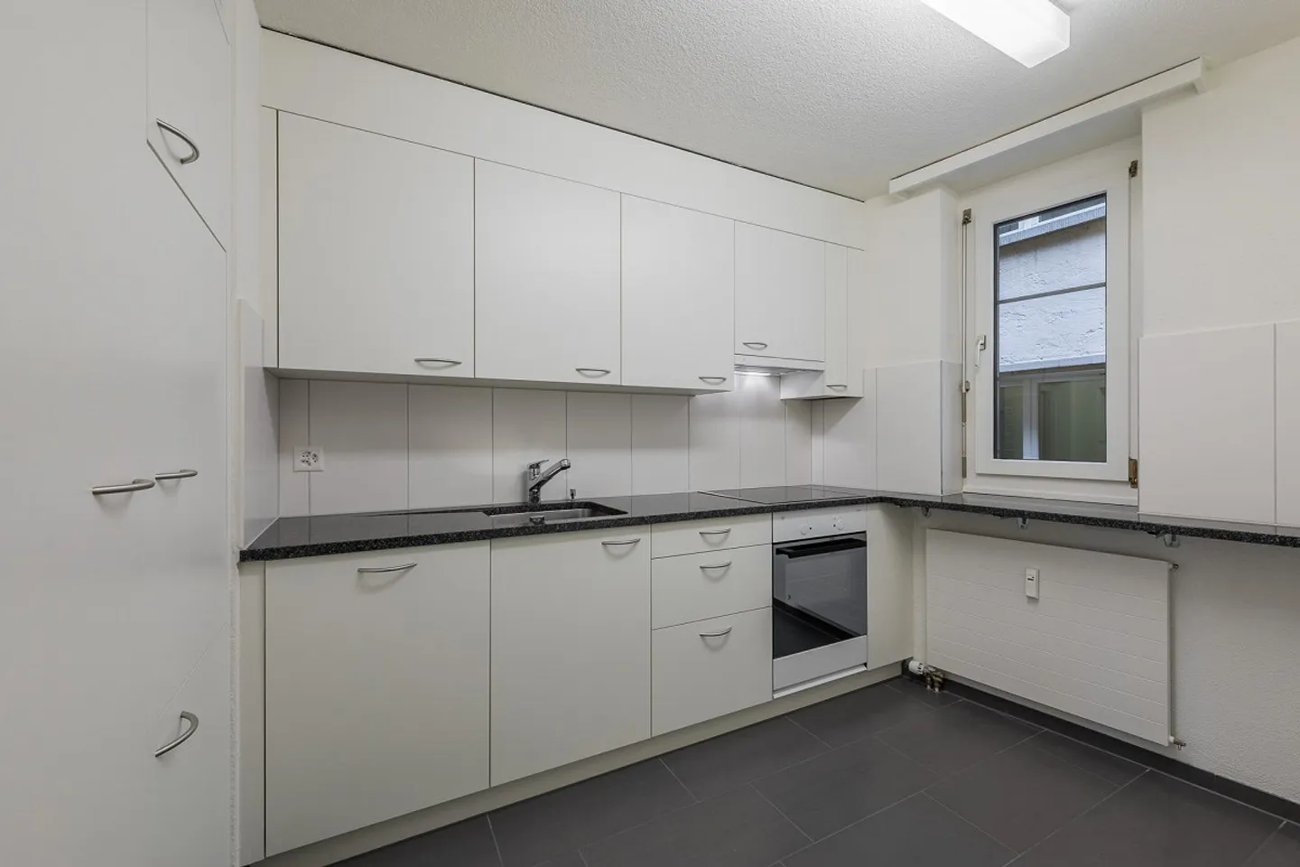 City apartment directly on the Limmatquai - Photo 8 of 12