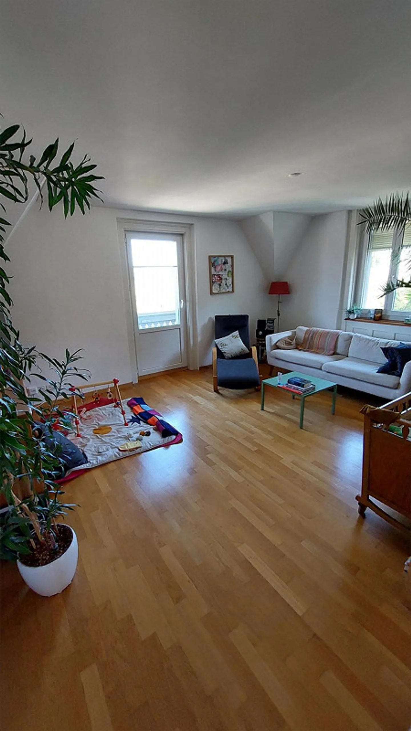 Charmant penthouse de 5 pièces avec balcon à Saint-Gall - Photo 3 sur 10