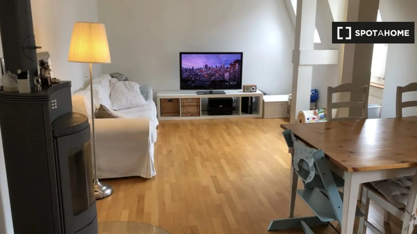 Discover, visit and rent your new home online with full confidence. - Photo 3 of 8