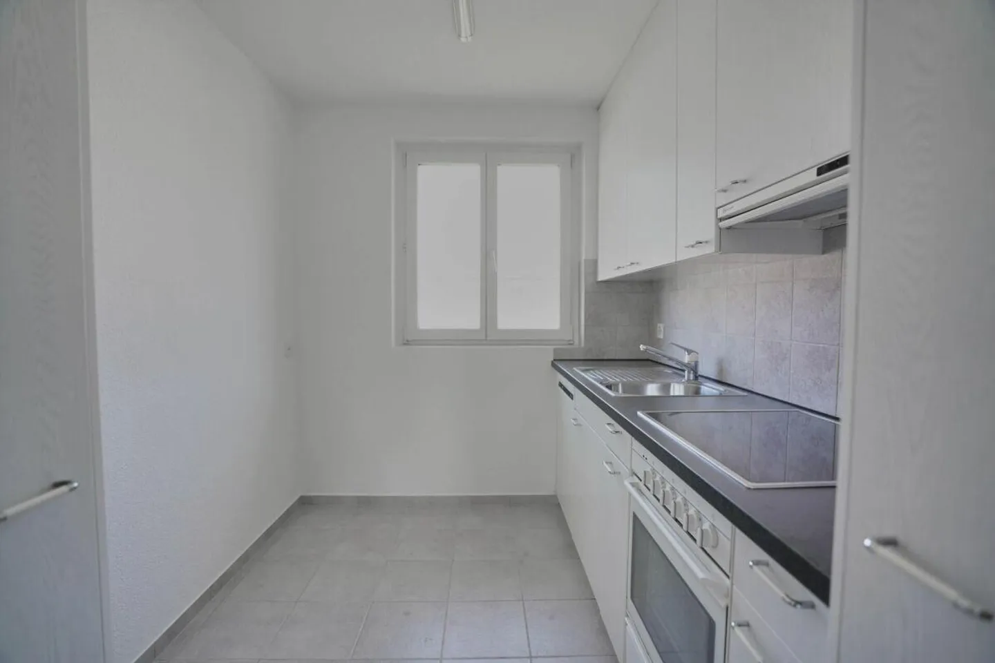 Living in a family-friendly environment - Photo 2 of 9