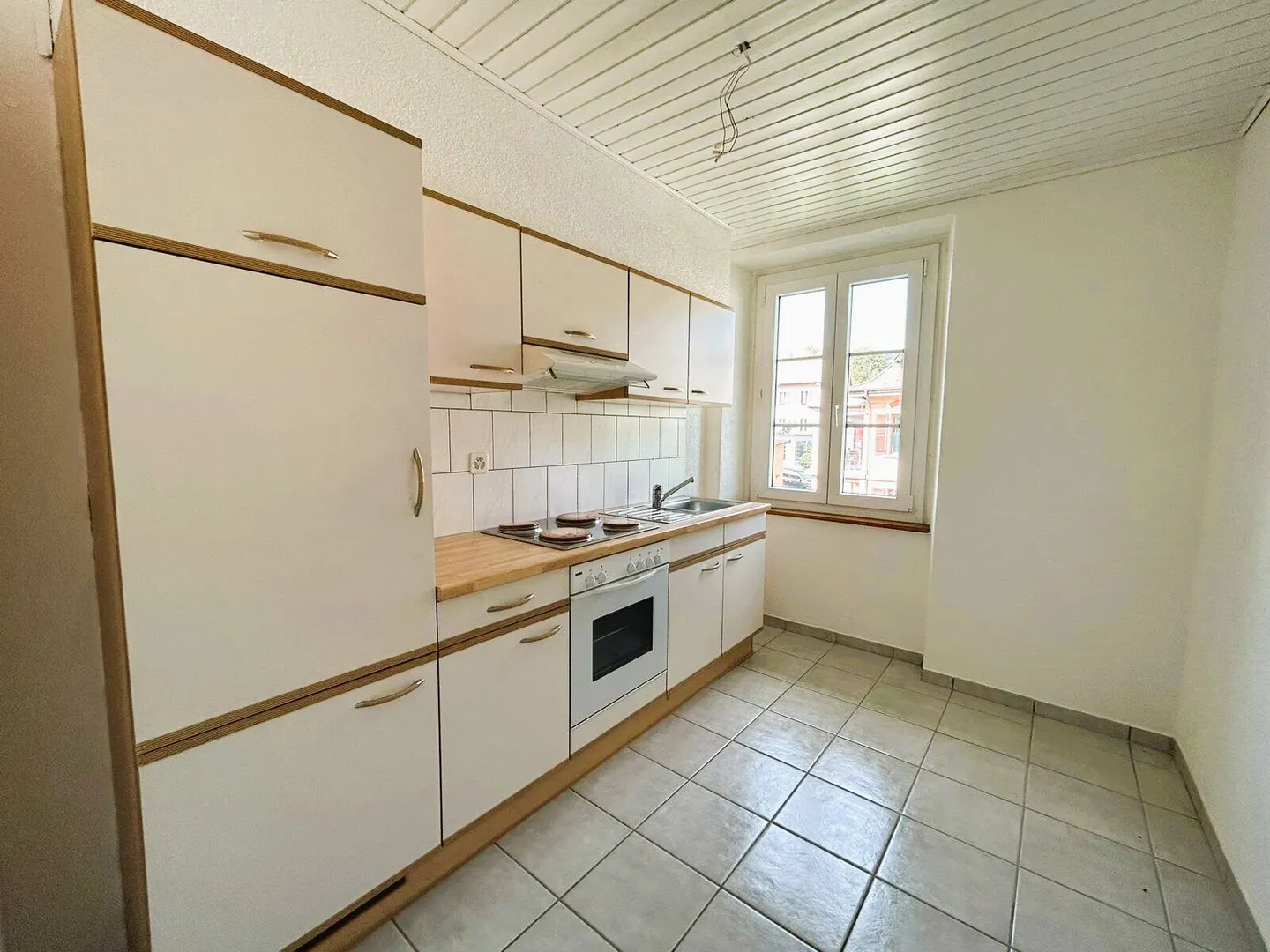 Geräumige Wohnung in Reconvilier - Foto 2 von 12