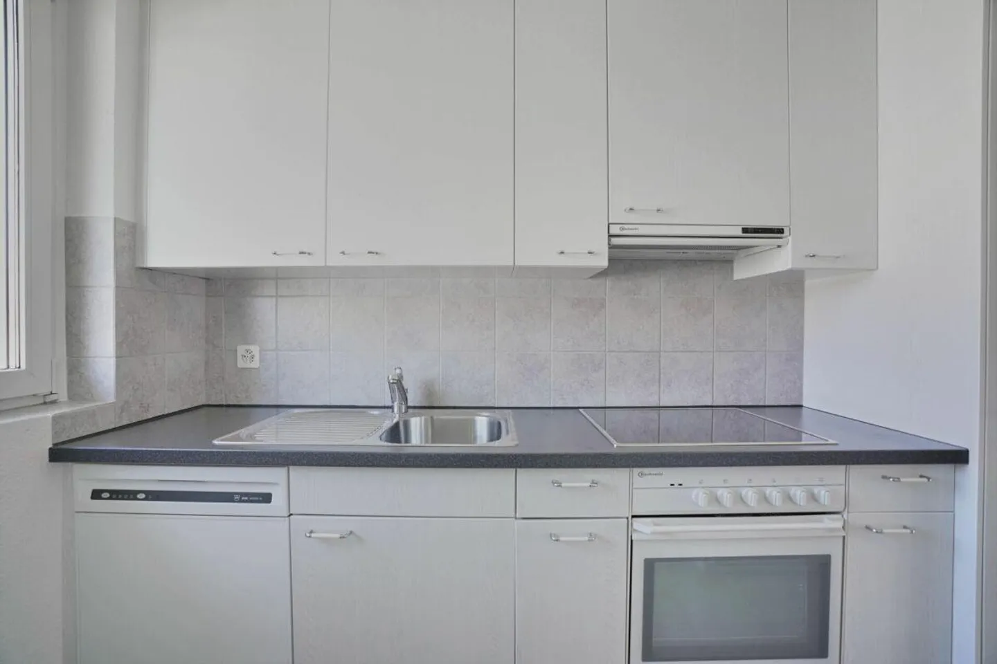 Living in a family-friendly environment - Photo 3 of 9