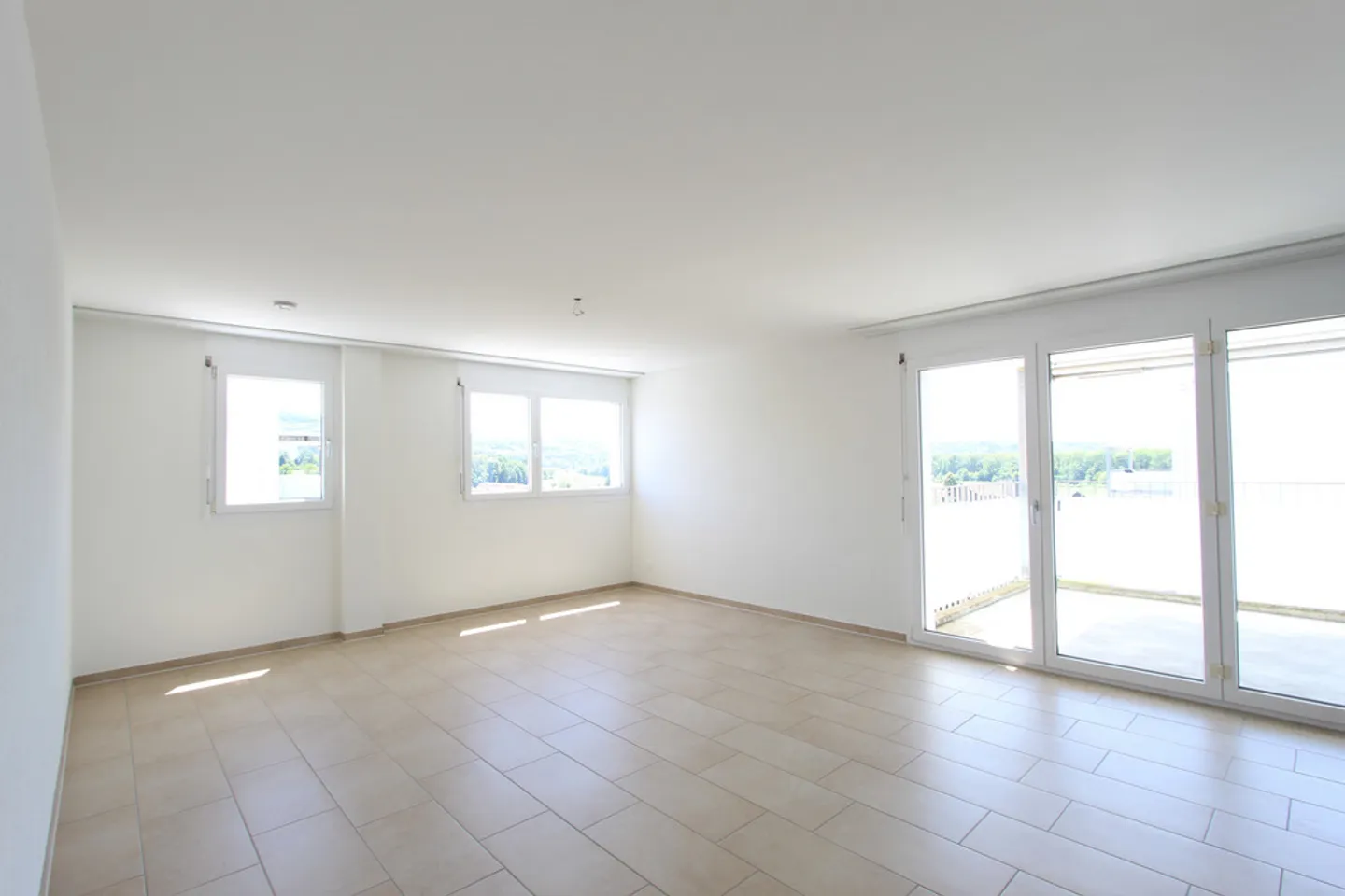 TOLLE WOHNUNG MIT WEITSICHT - Foto 5 von 7