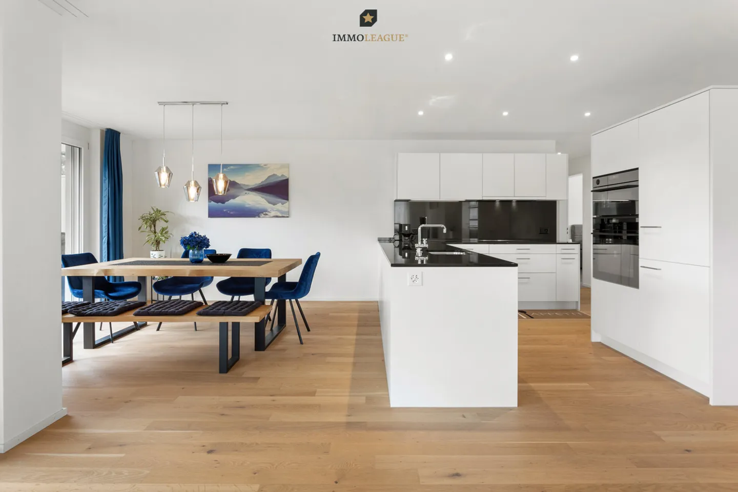 Space for the whole family - stylish apartment with inviting flair. - Photo 3 of 10