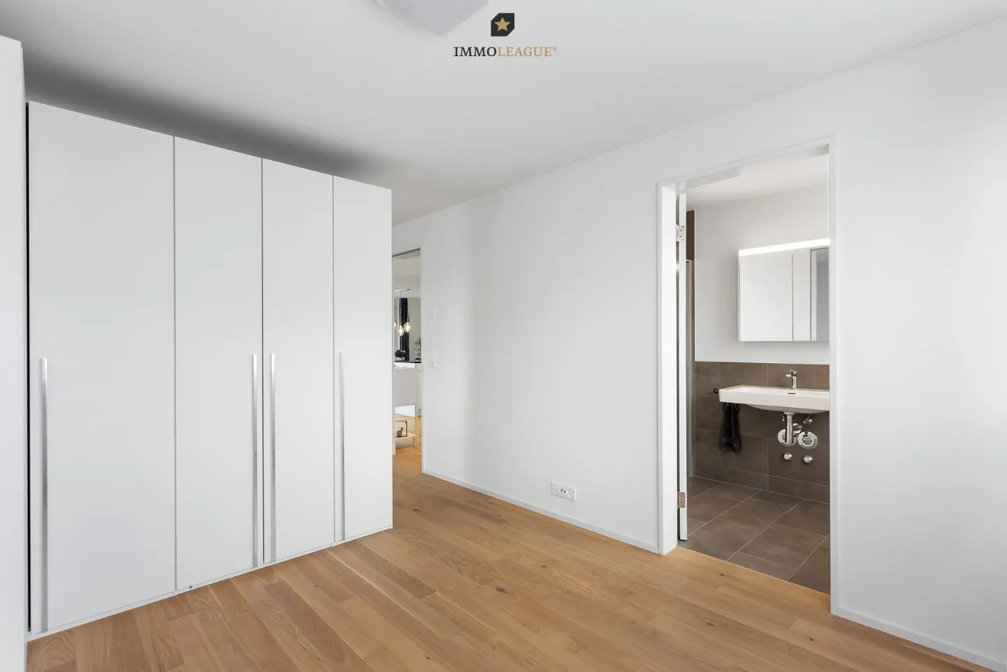 Space for the whole family - stylish apartment with inviting flair. - Photo 4 of 10