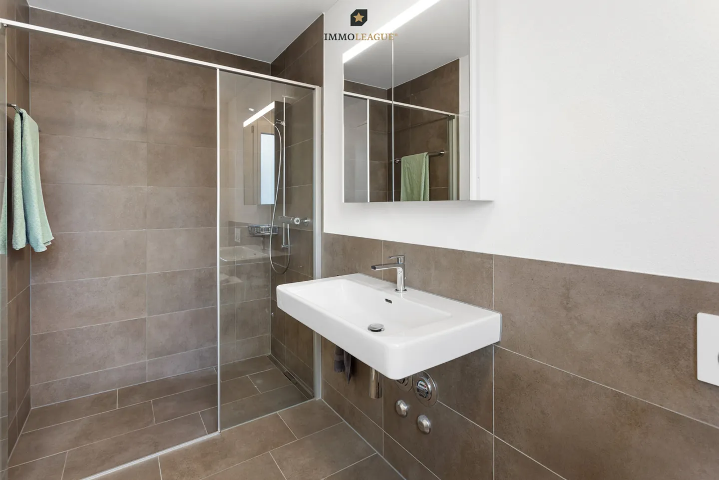 Space for the whole family - stylish apartment with inviting flair. - Photo 5 of 10