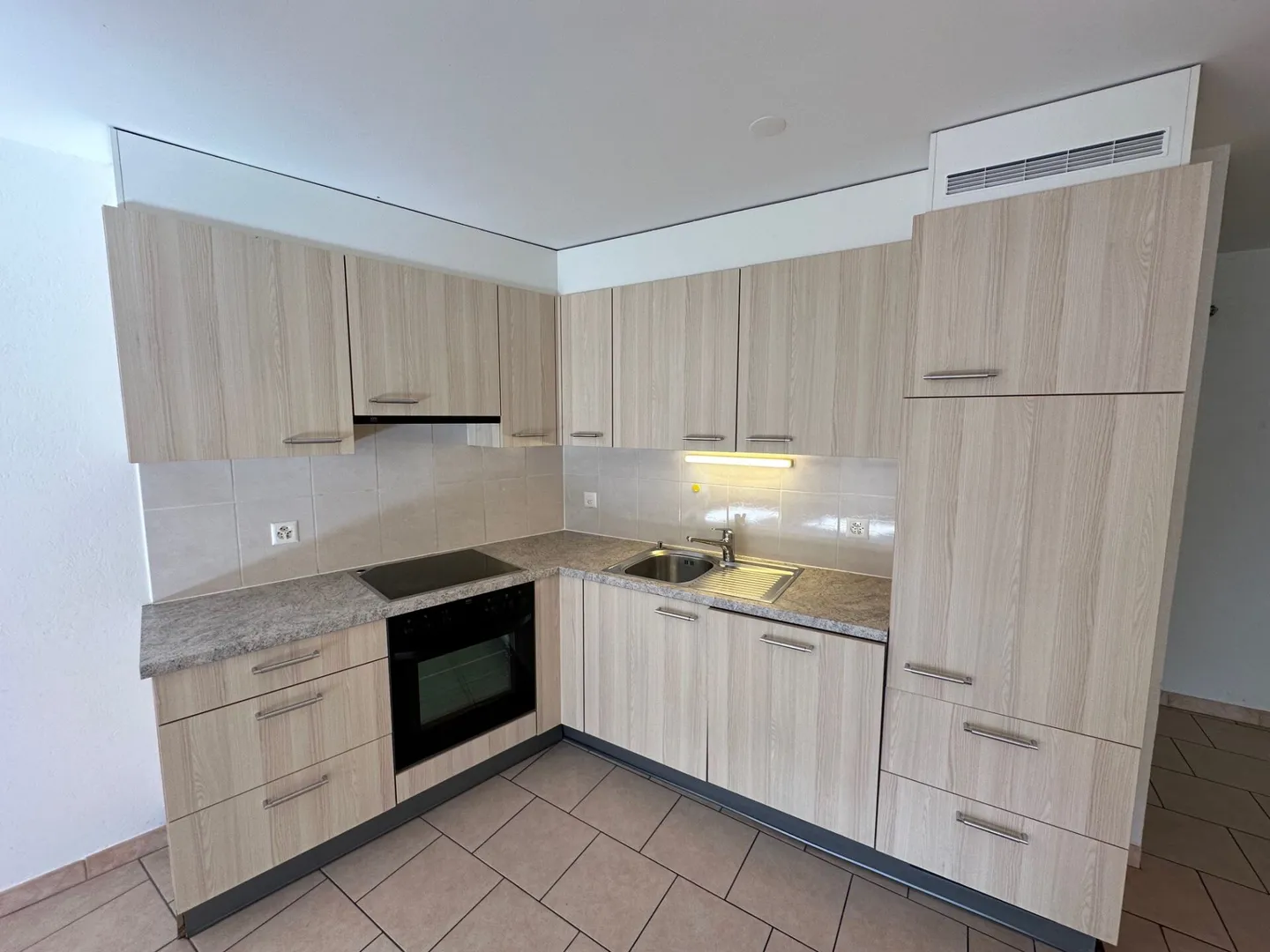 13261103 VEX Appartement 3.5 pièces rez-de-chaussée - Photo 3 sur 8