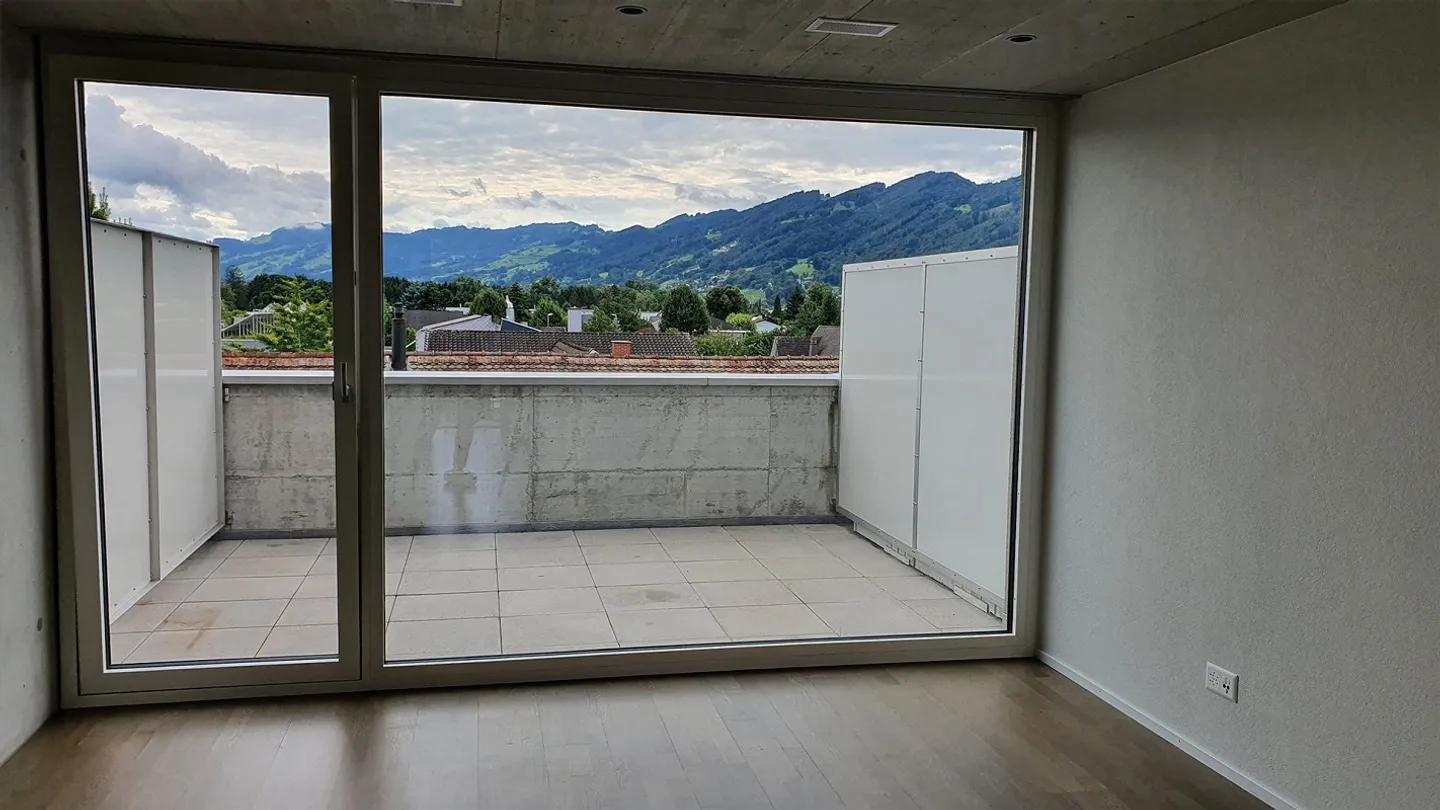 Modernes Attikawohnung mit Aussicht - Foto 5 von 12