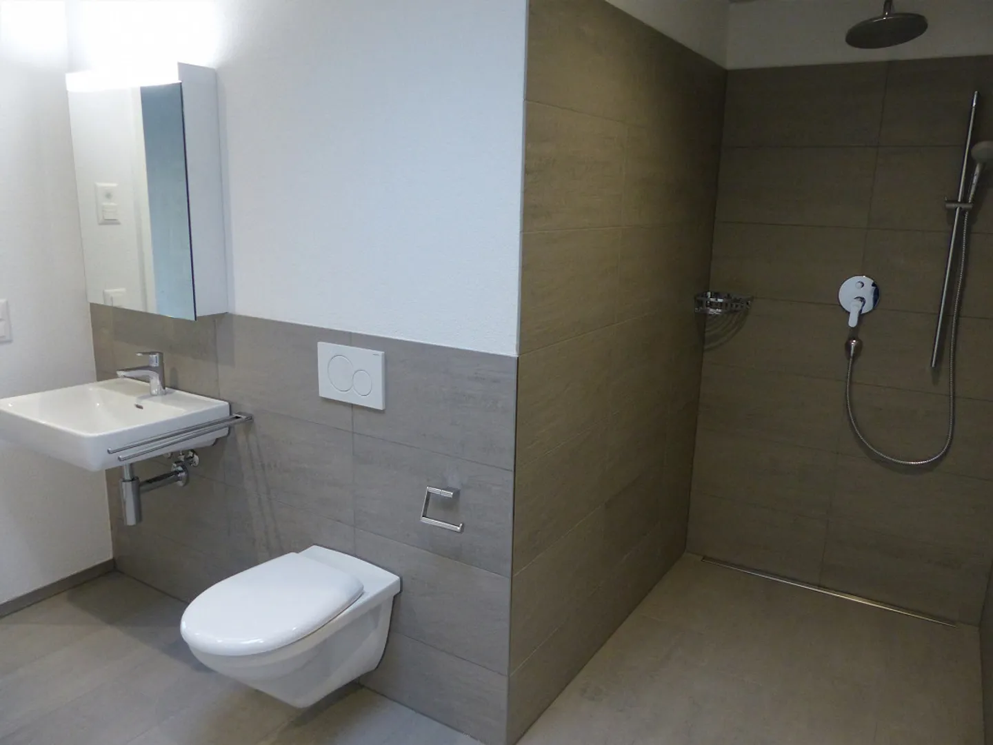 Modernes Attikawohnung mit Aussicht - Foto 9 von 12