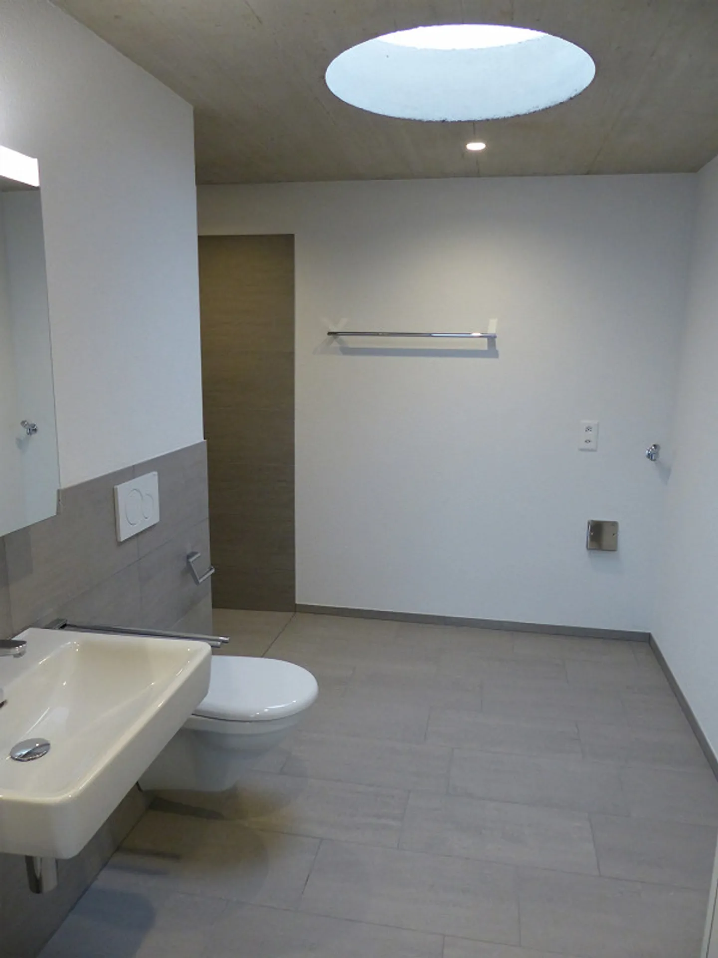 Modernes Attikawohnung mit Aussicht - Foto 11 von 12