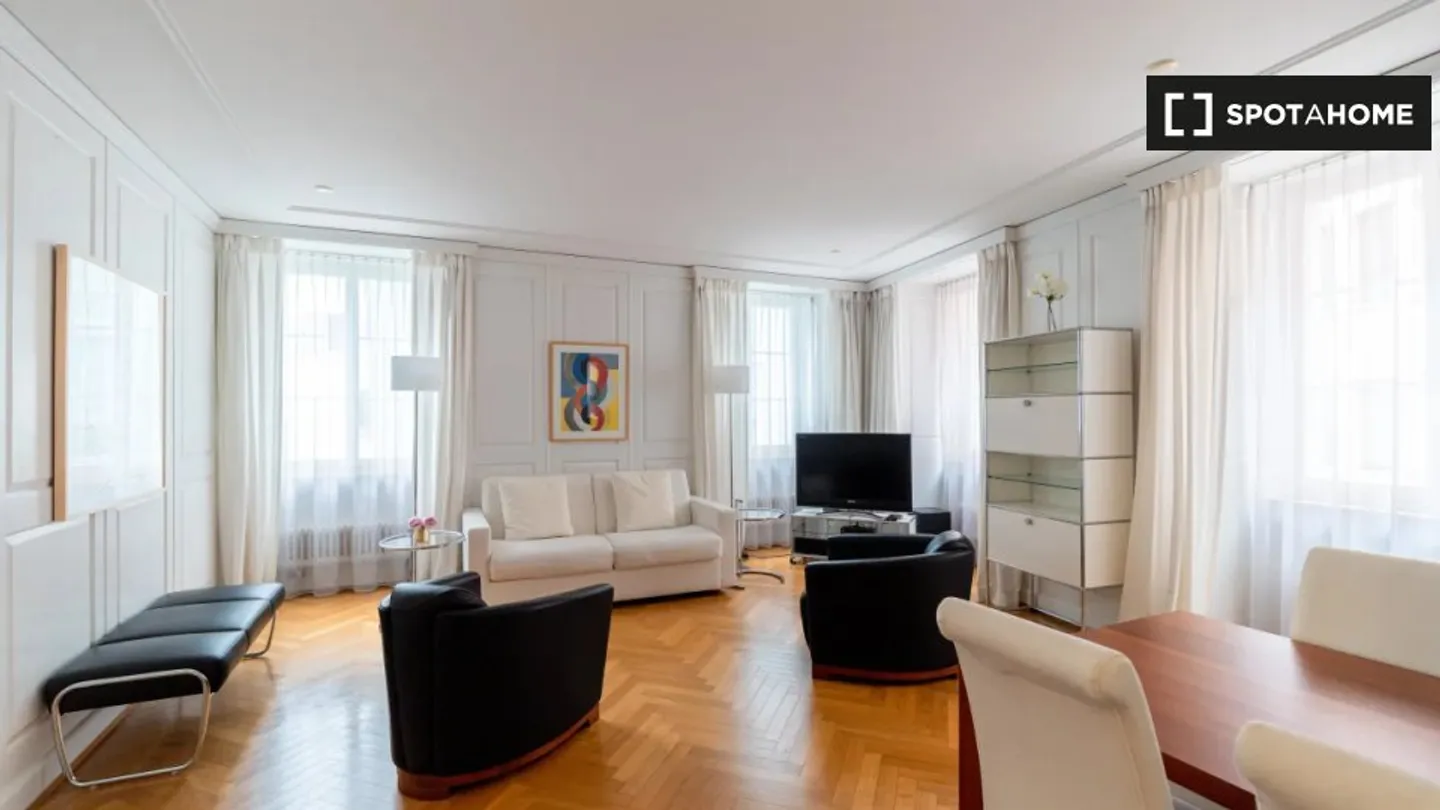 Discover, visit, and rent your new home online with complete confidence. - Photo 2 of 13