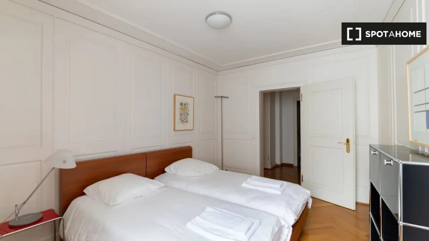 Discover, visit, and rent your new home online with complete confidence. - Photo 5 of 13