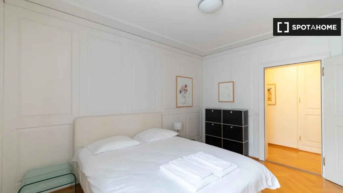 Discover, visit, and rent your new home online with complete confidence. - Photo 11 of 13