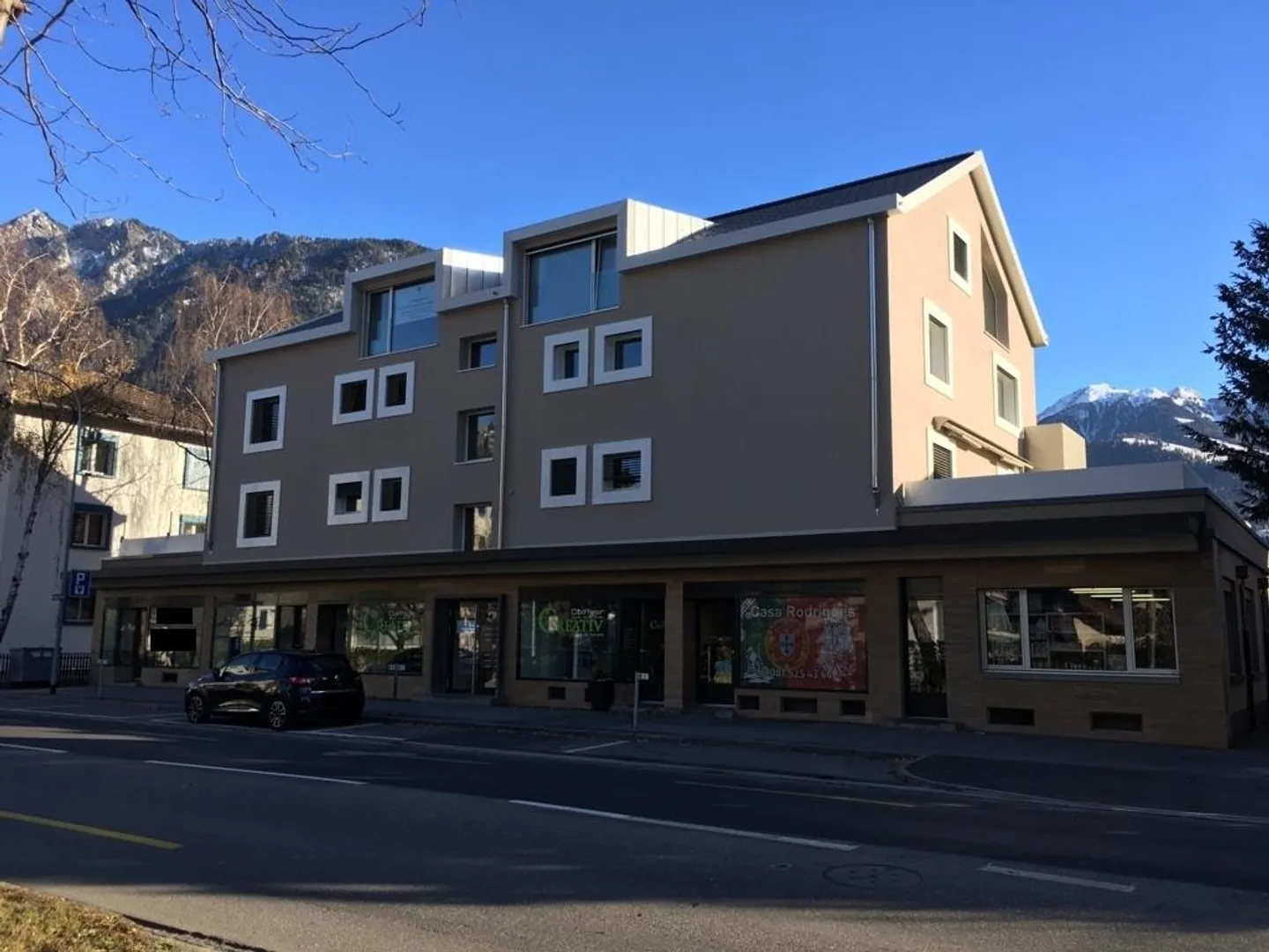 Il tuo nuovo spazio commerciale incluso spazio di stoccaggio in una posizione ottimale a Chur - Foto 1 di 22
