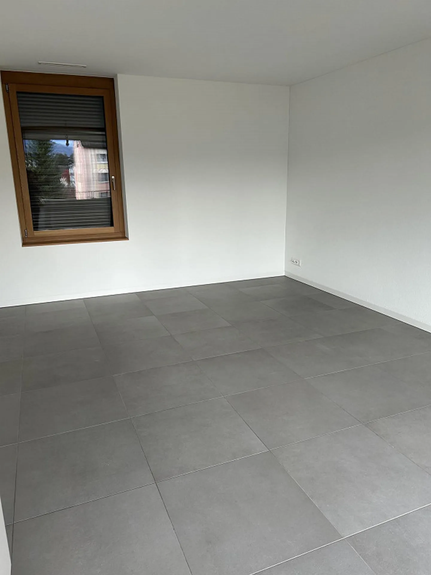 Appartamento moderno e luminoso di 2 ½ stanze - Foto 2 di 7