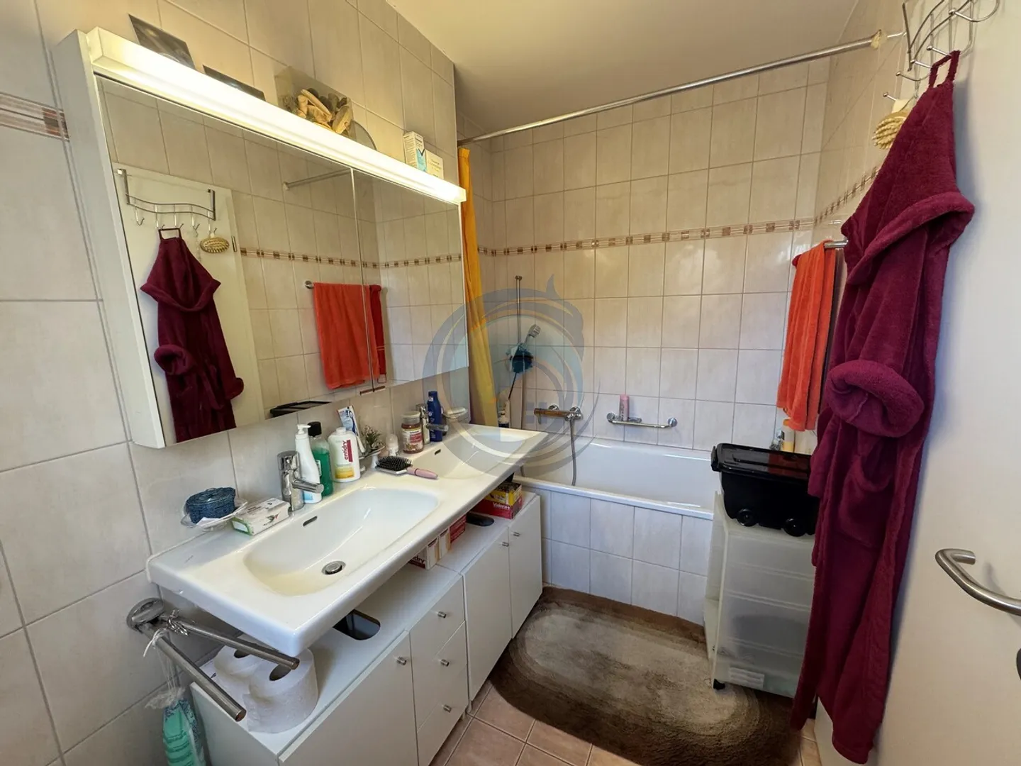 BEL APPARTAMENTO D'ANGOLO CON 3 STANZE E BALCONE - VICINO ALLE RIVE DEL LAGO - Foto 6 di 15
