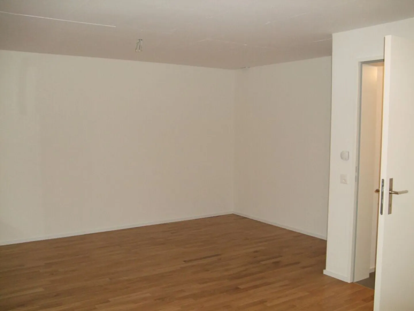 Modernes Doppeleinfamilienhaus mit Garten - Foto 3 von 6