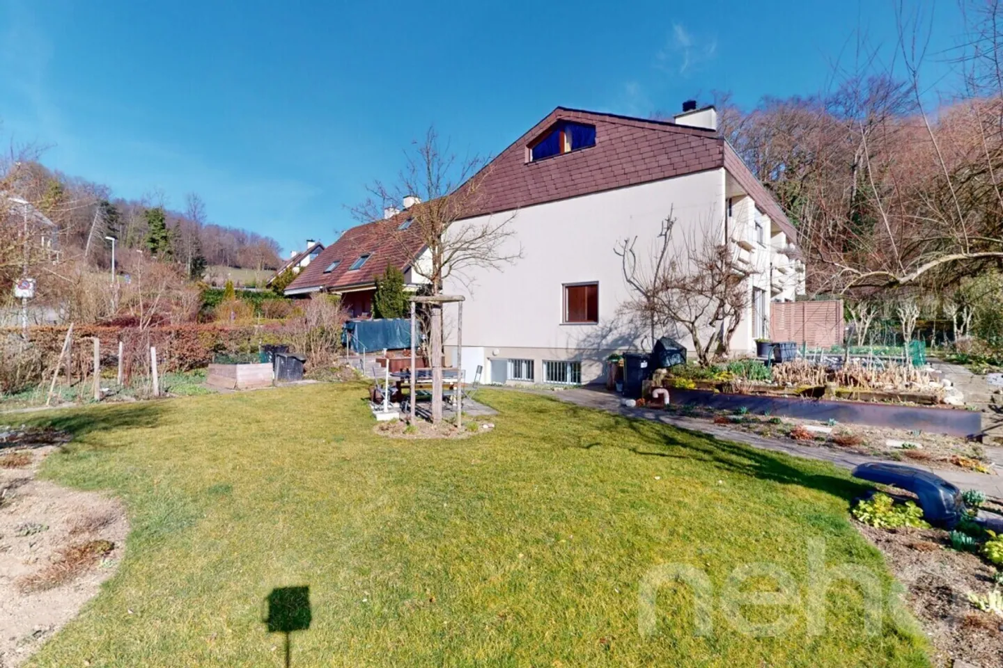 Casa a Schiera con Grande Giardino e Molto Potenziale a Bettingen - Foto 3 di 13