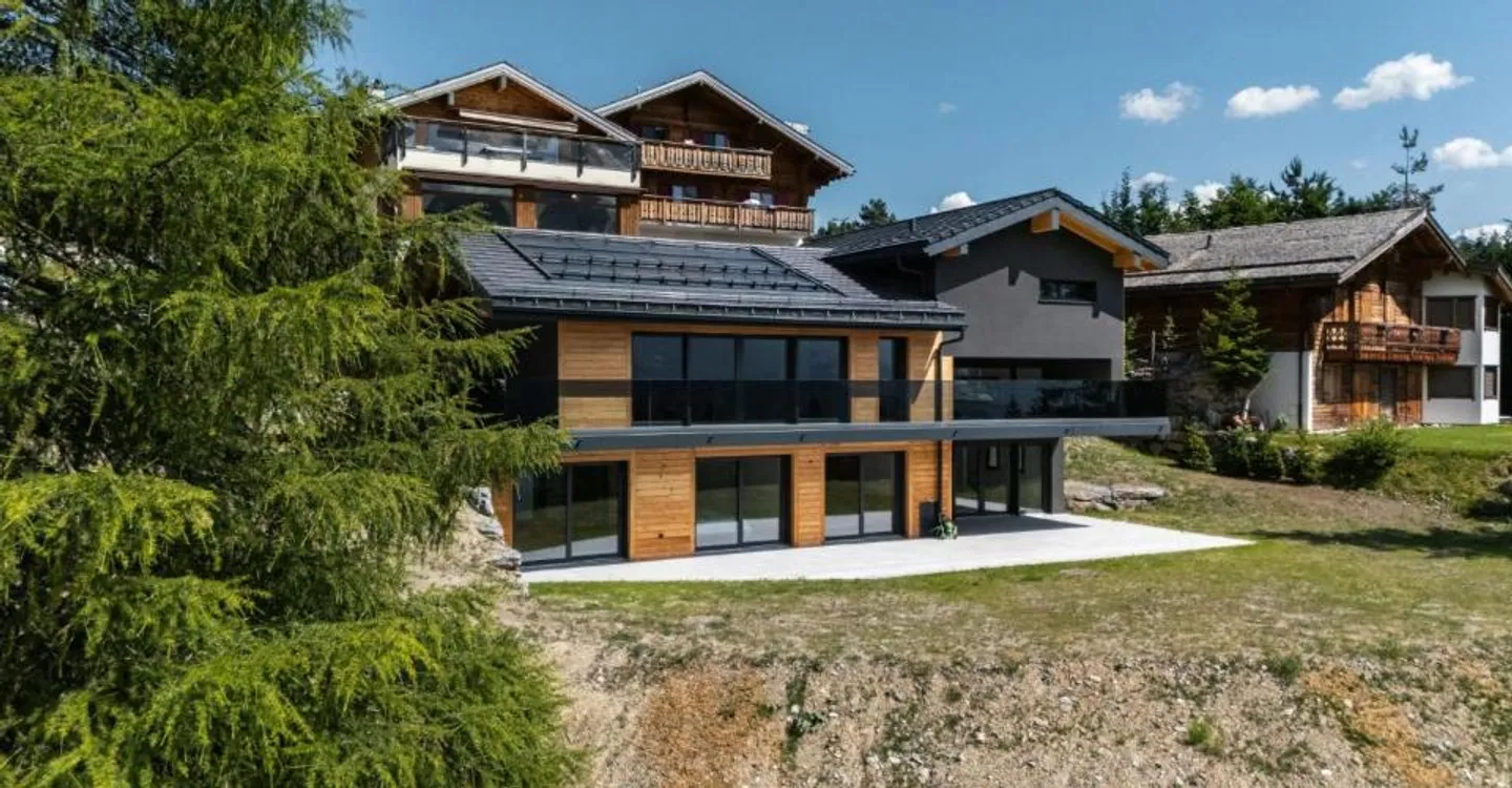 Nouveau chalet à Crans-Montana avec vue panoramique. - Photo 3 sur 11