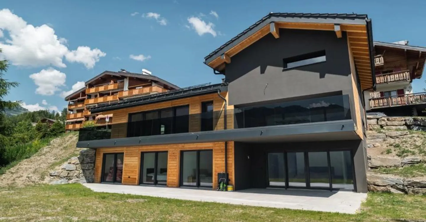Nouveau chalet à Crans-Montana avec vue panoramique. - Photo 4 sur 11