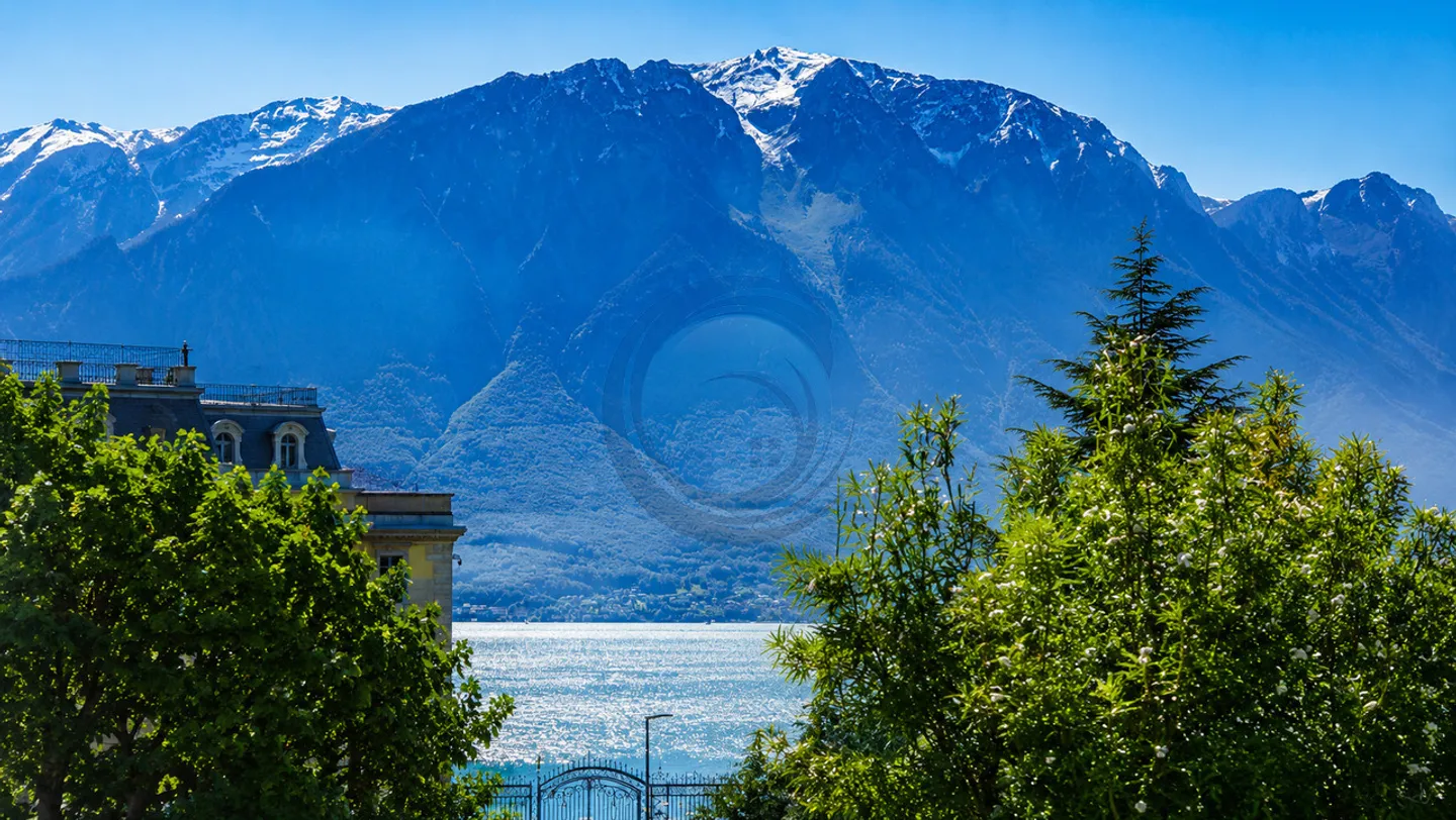 BEL APPARTAMENTO D'ANGOLO CON 3 STANZE E BALCONE - VICINO ALLE RIVE DEL LAGO - Foto 13 di 15